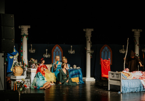 Teatr "Rodzice- Dzieciom" przedstawia "Bal u Kopciuszka"